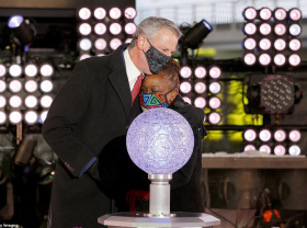 Image: US s Times Square celebrates 2021 beginning with emptiness