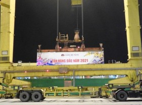 Image: Vietnamese sea ports welcome first shipments of 2021