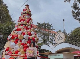 Image: Virtual living at Buon Ma Thuot coffee book street
