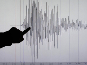 Image: Argentina quake of magnitude 6.8 shakes homes, buildings; no injuries reported