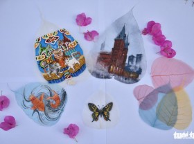 Image: Young artist revives Vietnamese Dong Ho folk paintings on peepal leaves