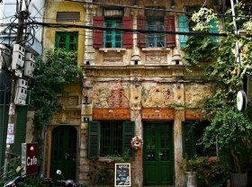 Image: Cafe inside 90-year-old house