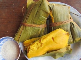 Image: Corn cake - a traditional dish of H’Mong people in Tuyen Quang