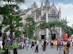 Image: Da Nang shifts focus to attracting domestic tourists in 2021 amid globally complicated Covid-19