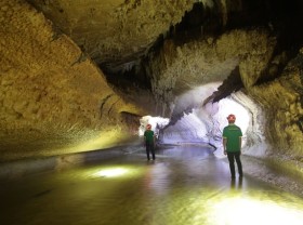 Image: Discovering Thẳm Phầy mysterious cave in Bắc Kạn