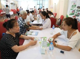 Image: UNFPA provides aid to support older Vietnamese people in Covid-19 context