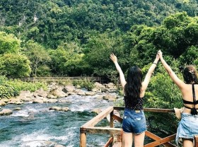 Image: Experience of going to Lam Quang Ngai Stream, swimming in streams, playing freely