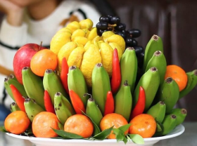 Image: Vietnam Tet s regional five fruit tray in differences