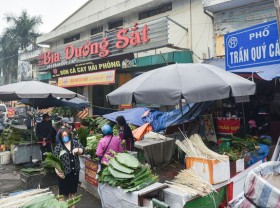 Image: The fair was held at the end of the year, selling only Dong leaves and bamboo strips in Hanoi