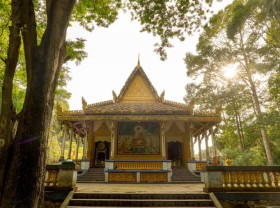 Image: 4 Khmer temples attract visitors