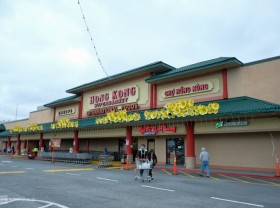 Image: Inside the Vietnamese Tet market in America