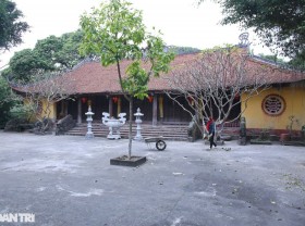 Image: Monumental stone sculpture heritage at Huong Lang Pagoda