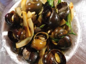 Image: Anyone has tasted all the street food of Hanoi?