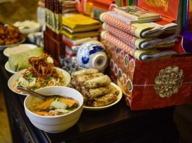 Image: Traditional Tet food offerings to ancestors