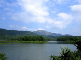 Image: Unexpectedly Quang Ninh has many picturesque lakes like this!