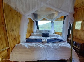 Image: 4 homestay watching terraces from the bed
