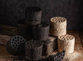 Image: Honeycomb charcoal bread, guests compete to enjoy in Saigon