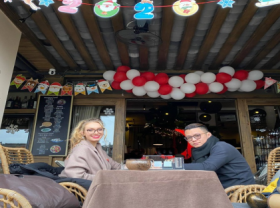 Image: French woman chases love in Vietnam looking for her highschool boyfriend