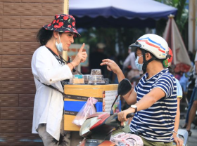 Image: The Belarusian who sells cakes on Saigon sidewalk I haven t met any bad Vietnamese