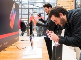 Image: Vietnam’s smartphone brands take different paths on their journey to world market
