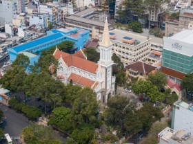 Image: The two churches of the Nam Phuong family queen