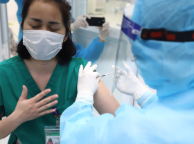 Image: Two more Covid 19 vaccine recipients in Vietnam displaying severe reactions timely treated tho