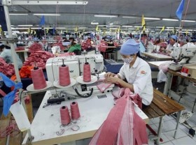 Image: Vietnamese workers average salary rises in first quarter