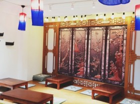 Image: Coffee shop for visitors to wear Hanbok