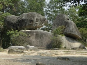 Image: Come to Hon Trong Hon Mai Sam Son to hear the legend of a faithful love affair