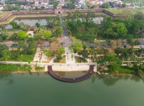 Image: Crescent Bridge on the Perfume River