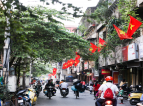 Image: In Photos Hanoi s streets turns vibrant to celebrate National Reunification Day