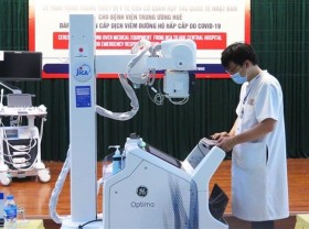 Image: Japan donates medical equipment to help Hue hospital combat Covid-19
