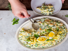 Image: Russians impressed with Russian salad made by Vietnam
