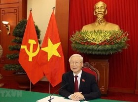 Image: Party chief holds phone talks with Russian President