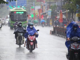 Image: Scorching weather continues in southern Vietnam as unseasonal rains reduce