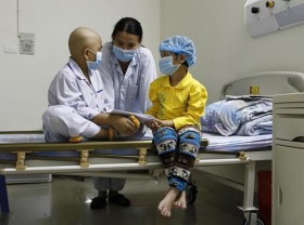Image: Stem cell transplants provide hope for blood cancer patients