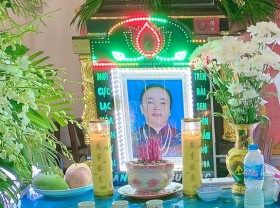 Image: Vietnamese woman stages own funeral to evade debt collectors
