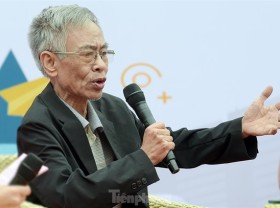 Image: Popular poet passes away