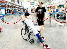 Image: Rapper may miss concert after suffering injury falling off stage