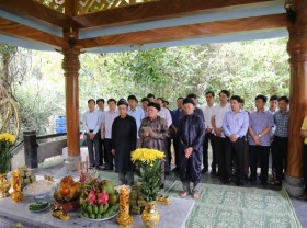 Image: The full moon festival in March of Minh Hoa