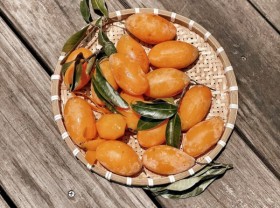 Image: The West is in a season where the fruit is considered as a “panacea” to cure all diseases, looks like eggs, fragrant as markets, but tasting it sweet or sour is due to fate!