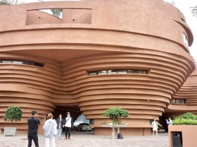 Image: Unique Bat Trang Ceramic Museum