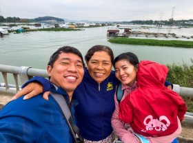Image: Vietnamese couple take 3-yo daughter on road, finish 1,500km by motorbike