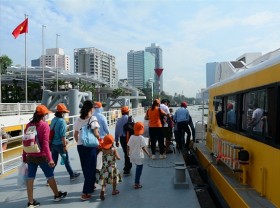 Image: Travel operators, tourist attractions tighten COVID-19 measures