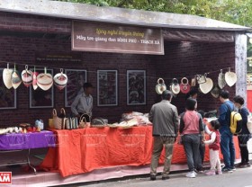 Image: Binh Xa Village home to Bodhi-leave-shaped fans