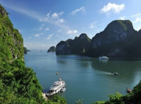 Image: Foreign YouTubers help promote Vietnam tourism