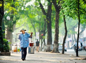 Image: Shoulder pole of street vendors - a charm of Hanoi