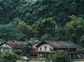 Image: Visit the stone village of Khuoi Ky – where there are enchanting stone stilt houses in Cao Bang