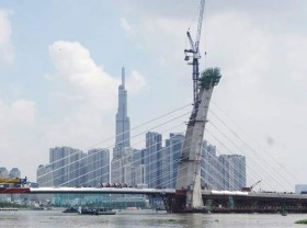Image: Work on Thu Thiem 2 bridge to resume before April 15