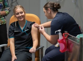 Image: Vaccinated Australians to have greater int'l travel freedom: minister